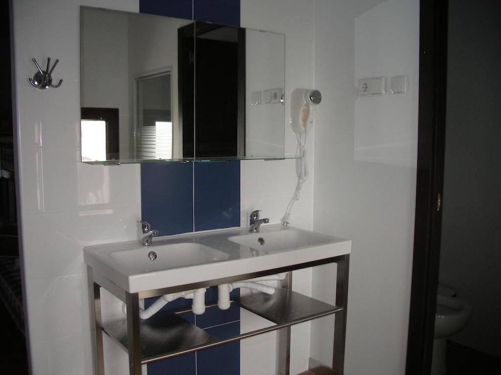 Hostel El Castillo Aninon الغرفة الصورة