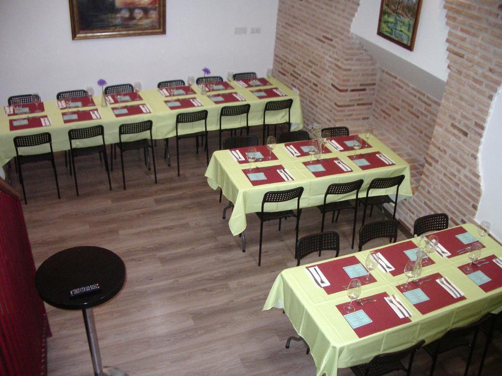 Hostel El Castillo Aninon المظهر الخارجي الصورة