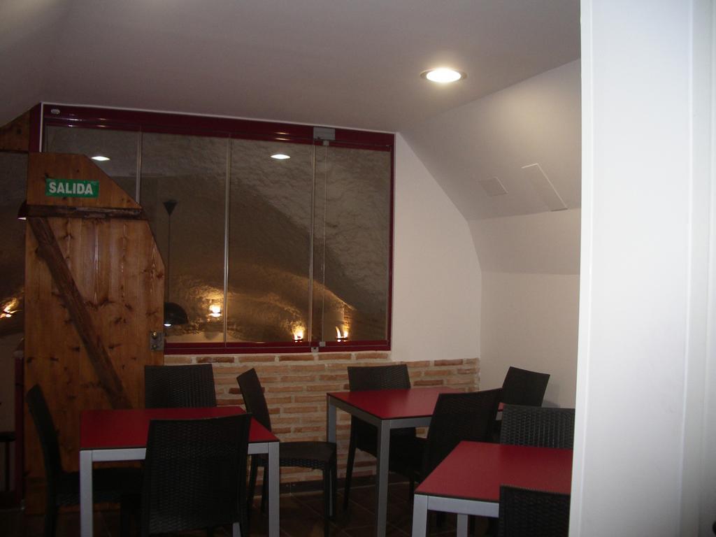 Hostel El Castillo Aninon المظهر الخارجي الصورة
